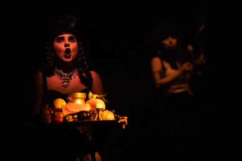 Foto 42 de La chica que quería ser Dios por Lina Castaño, Teatro Matacandelas