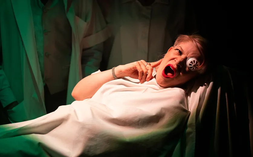 Foto 48 de La chica que quería ser Dios por Lina Castaño, Teatro Matacandelas