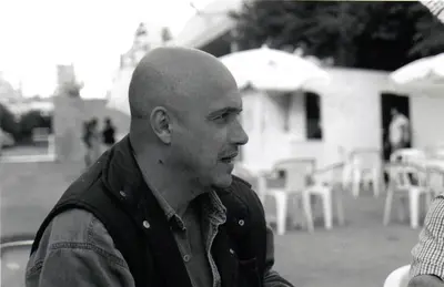 Retratos y escena — pieza 12